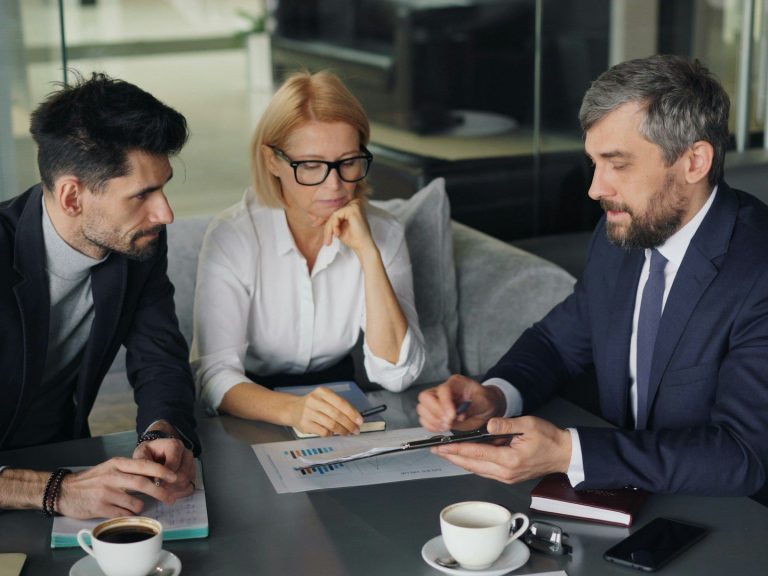 Ofrecemos soporte pericial para abogados en litigios, ofreciendo informes claros y exhaustivos para fortalecer sus casos en Sevilla